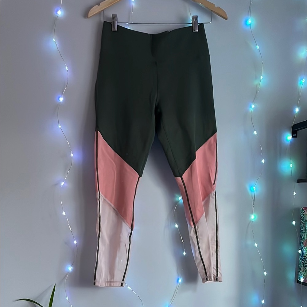 Colorblock Leggings in Green and Pink